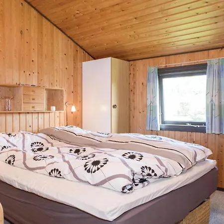 Three-bedroom Holiday In Hjorring * Lønstrup