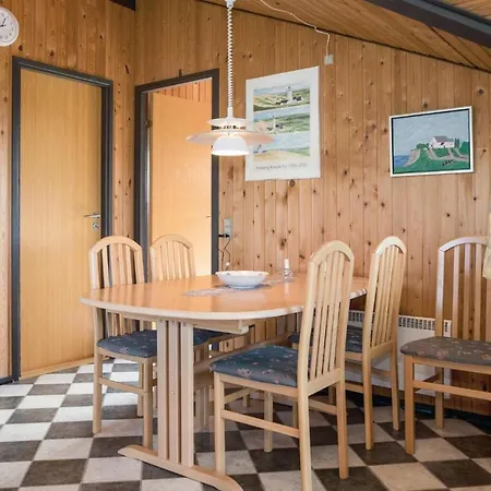 Three-bedroom Holiday In Hjorring Lønstrup