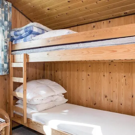Three-bedroom Holiday In Hjorring * Lønstrup
