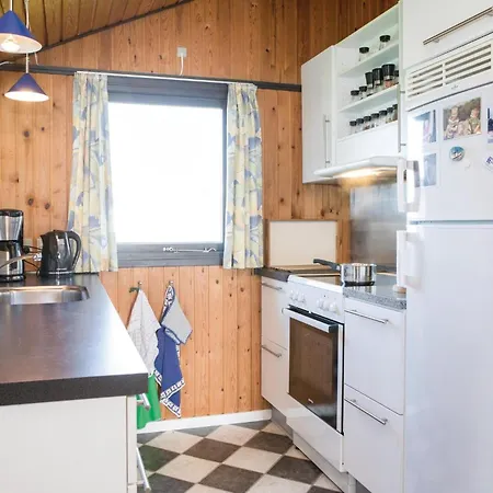 Three-bedroom Holiday In Hjorring * Lønstrup