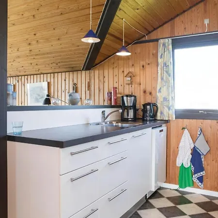 Three-bedroom Holiday In Hjorring *